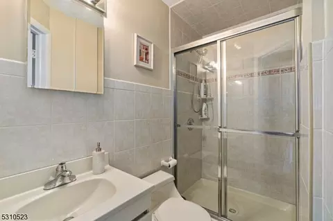 157 Perry St, Dover, NJ 07801 photo 17