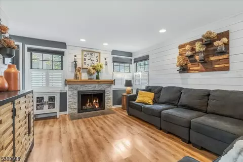 20 Hillcrest Dr, Wayne, NJ 07470 photo 11