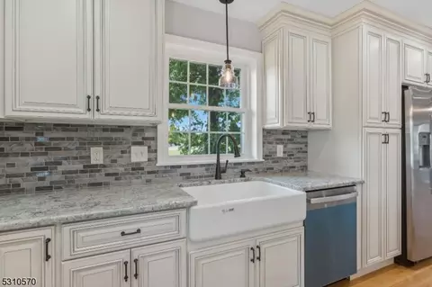 536 Drake Ave, Middlesex, NJ 08846 photo 17