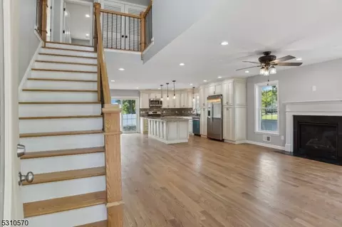 536 Drake Ave, Middlesex, NJ 08846 photo 8