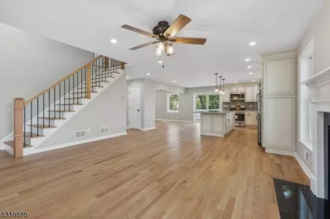 536 Drake Ave, Middlesex, NJ 08846 photo 10