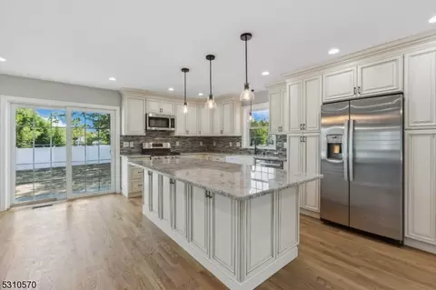 536 Drake Ave, Middlesex, NJ 08846 photo 14