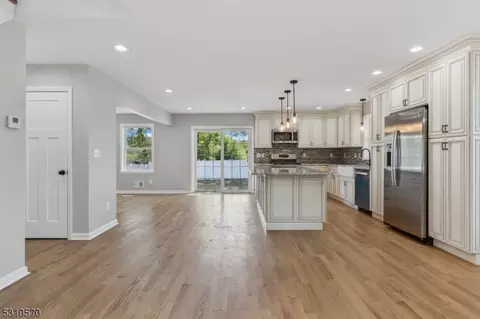 536 Drake Ave, Middlesex, NJ 08846 photo 13