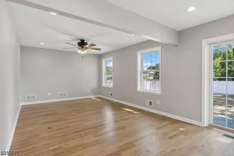 536 Drake Ave, Middlesex, NJ 08846 photo 20