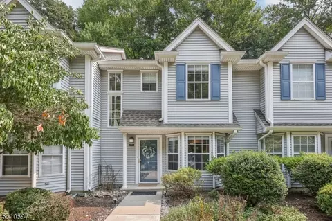 1704 Hazelton Dr, Pompton Plains, NJ 07444