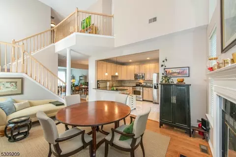 103 Warbler Dr, Wayne, NJ 07470 photo 11