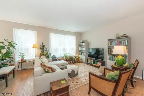 103 Warbler Dr, Wayne, NJ 07470 photo 3