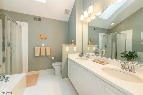 103 Warbler Dr, Wayne, NJ 07470 photo 26