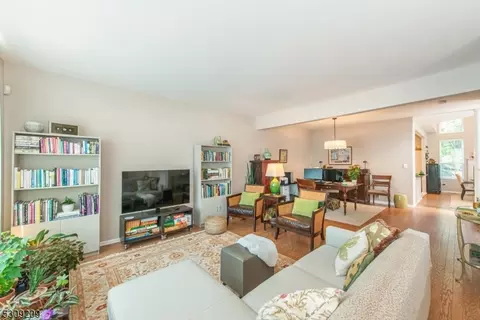 103 Warbler Dr, Wayne, NJ 07470 photo 2