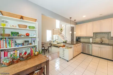 103 Warbler Dr, Wayne, NJ 07470 photo 15