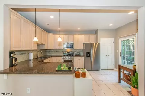 103 Warbler Dr, Wayne, NJ 07470 photo 19
