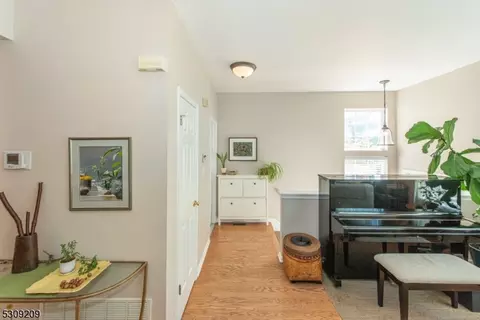 103 Warbler Dr, Wayne, NJ 07470 photo 6