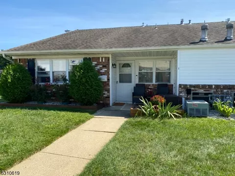 1 Florida Ct, Matawan, NJ 07747