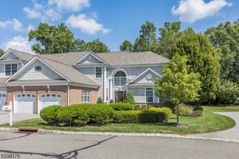 27 Melrose Ln, Green Village, NJ 07935