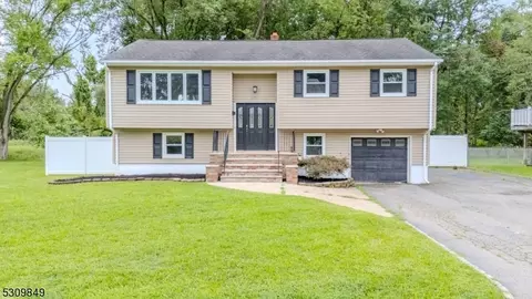 424 Poplar Ave, Pompton Lakes, NJ 07442