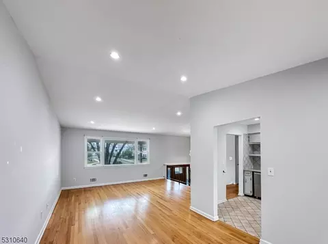 498 Amwell Rd, Hillsborough, NJ 08844