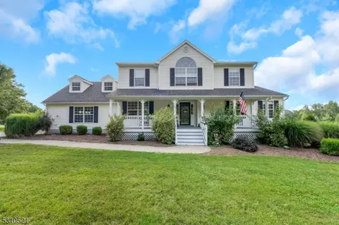 20 Carly Dr, Wantage, NJ 07461