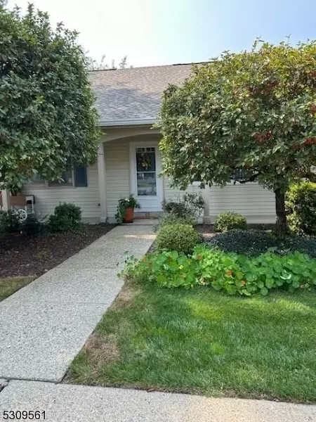 69 Carriage Ln #69, Sparta, NJ 07871
