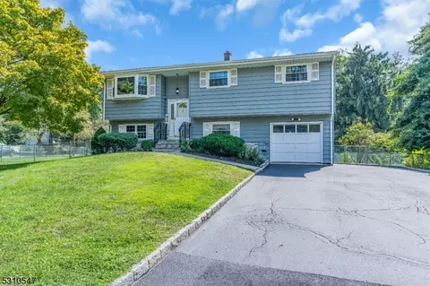 50 Michael St, Piscataway, NJ 08854