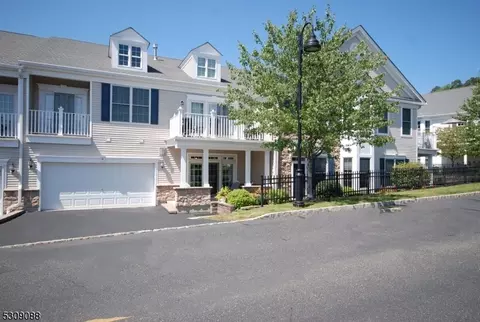 46 Cobble St, Clifton, NJ 07013