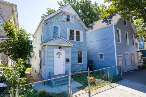 86 Palm St, Newark, NJ 07106