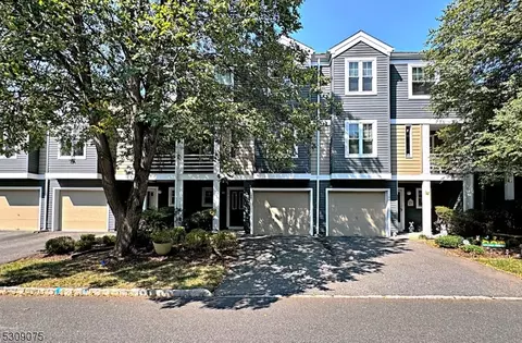 135 Bonney Ct, Bridgewater, NJ 08807