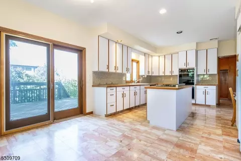 3 Verkade Dr, Wayne, NJ 07470 photo 9