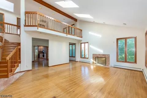 3 Verkade Dr, Wayne, NJ 07470 photo 2