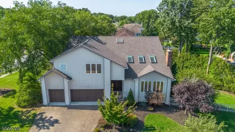 3 Verkade Dr, Wayne, NJ 07470