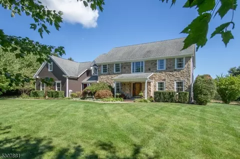 222 Old Turnpike Rd, Tewksbury, NJ 07830