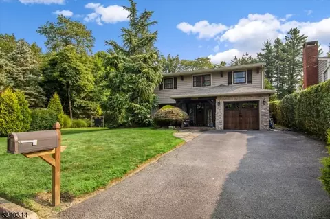 44 Riverside Dr, Denville, NJ 07834