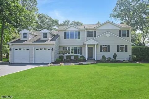 642 Jones Rd, River Vale, NJ 07675