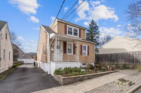 17 Lewis Pl, Totowa, NJ 07512