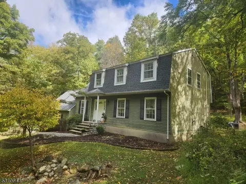 559 W Mountain Rd, Sparta, NJ 07871