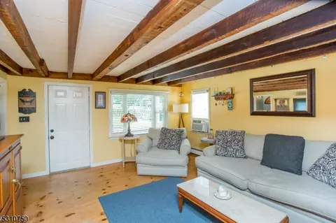 37 E Grand St, Hampton, NJ 08827 photo 5
