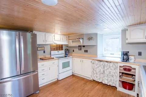 37 E Grand St, Hampton, NJ 08827 photo 17