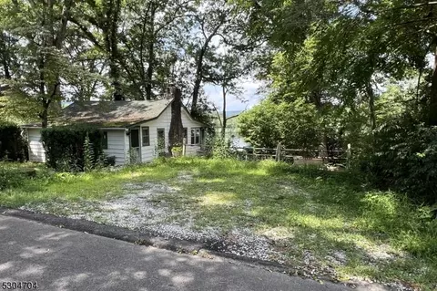 115 Wildwood Rd, Jefferson, NJ 07438