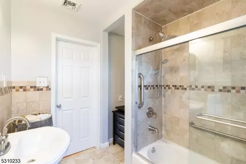 39 Albert Ave, Edison, NJ 08837 photo 31