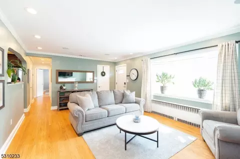 39 Albert Ave, Edison, NJ 08837 photo 9