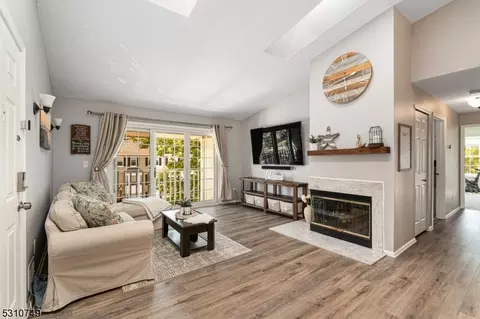 1101 Sage Ct #1101, Mahwah, NJ 07430