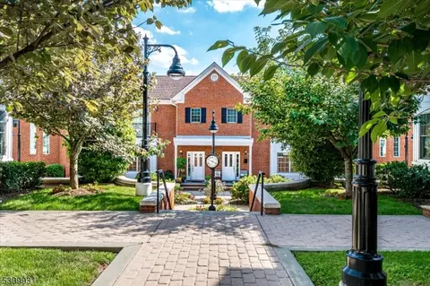 197 Amboy Ave # B, Metuchen, NJ 08840