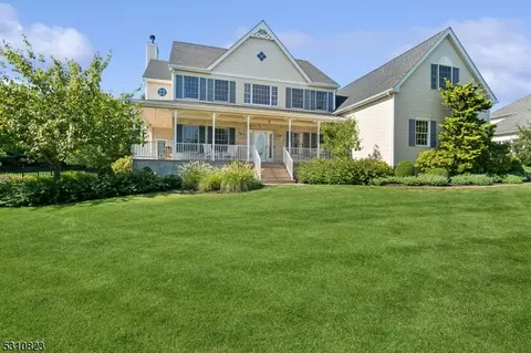 5 Covel Dr, Hillsborough, NJ 08844