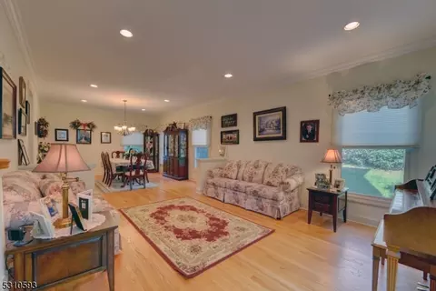 51 Ellicott Ln, Wayne, NJ 07470 photo 15