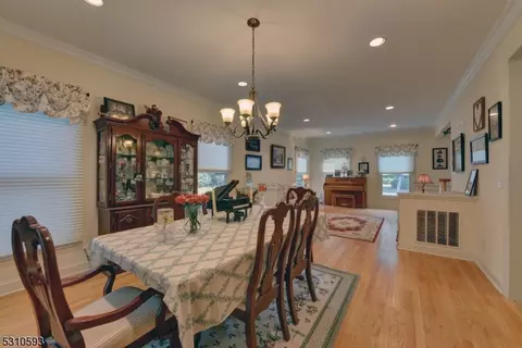 51 Ellicott Ln, Wayne, NJ 07470 photo 18