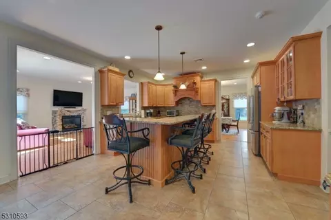 51 Ellicott Ln, Wayne, NJ 07470 photo 7