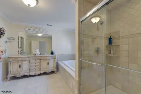 51 Ellicott Ln, Wayne, NJ 07470 photo 22
