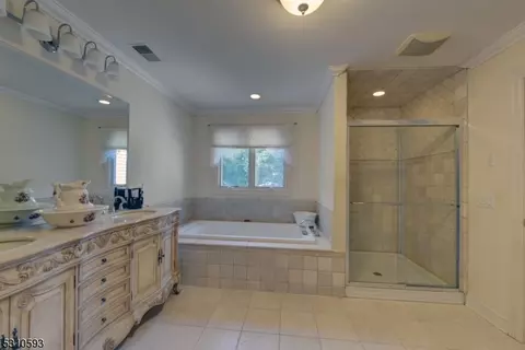 51 Ellicott Ln, Wayne, NJ 07470 photo 21