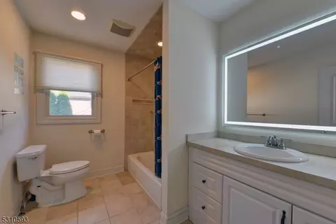 51 Ellicott Ln, Wayne, NJ 07470 photo 29