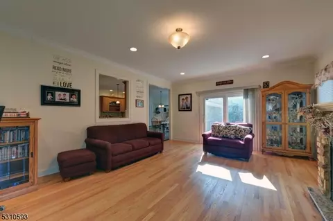 51 Ellicott Ln, Wayne, NJ 07470 photo 14