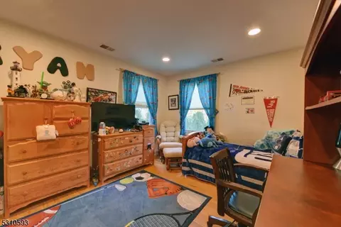 51 Ellicott Ln, Wayne, NJ 07470 photo 25